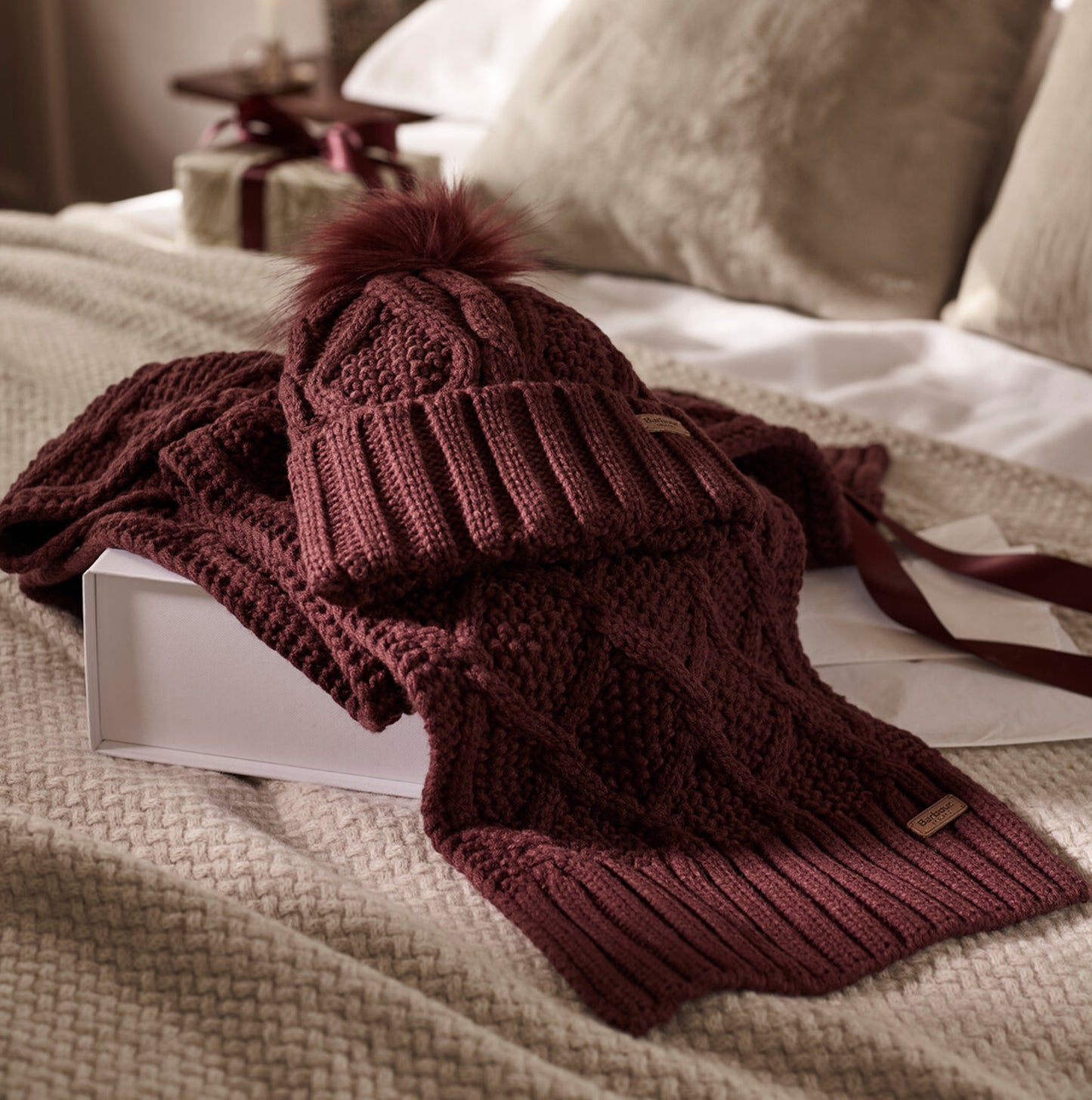 Barbour RIDLEY BEANIE & SCARF Gift Set Womens Cabernet
