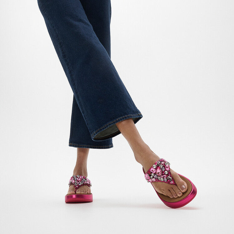F-MODE JEWEL-DELUXE Womens Toe Post Sandals Metallic Wild Raspberry
