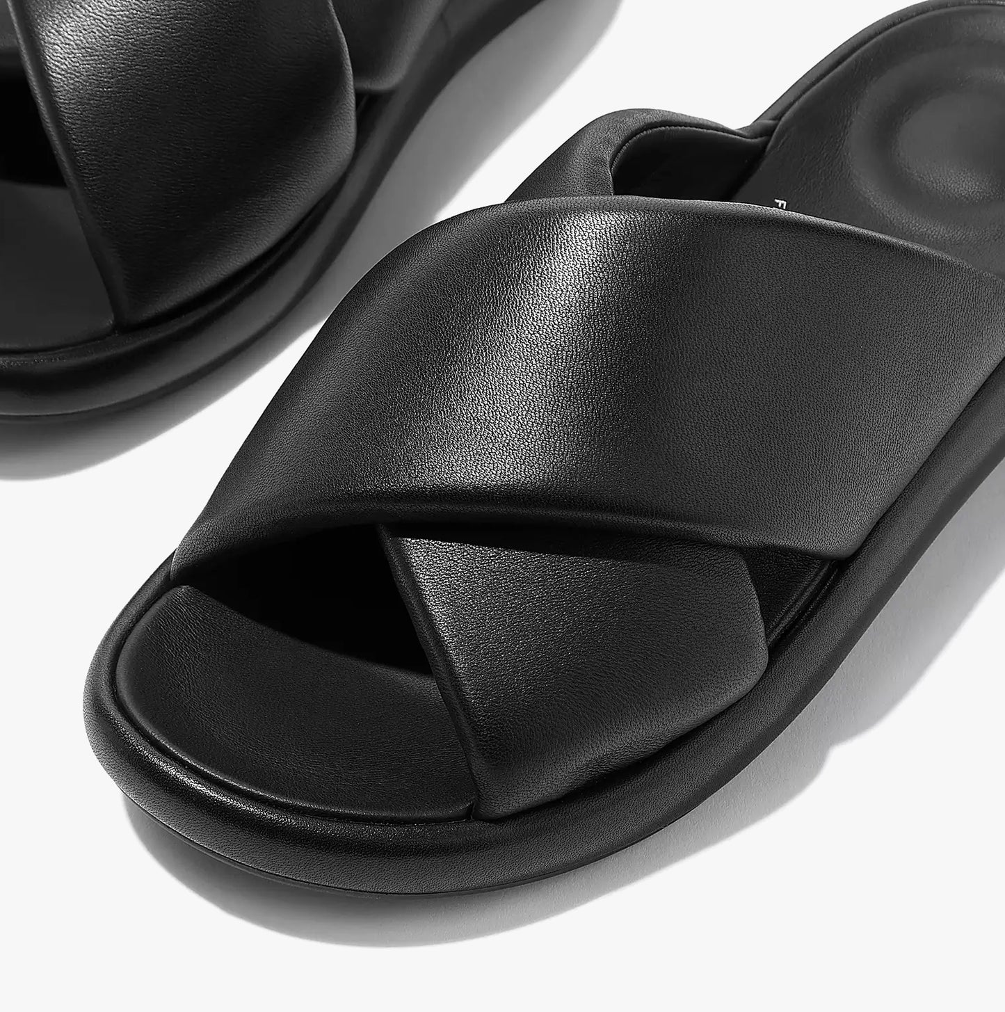 iQUSHION D-LUXE Womens Slides All Black