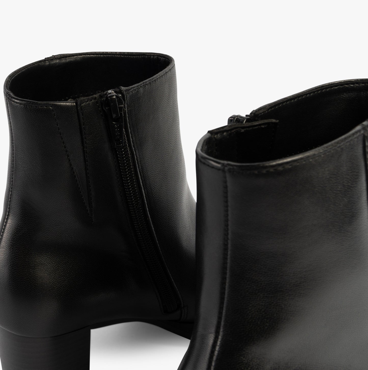 ESSENTIAL Womens Ankle Boots Black