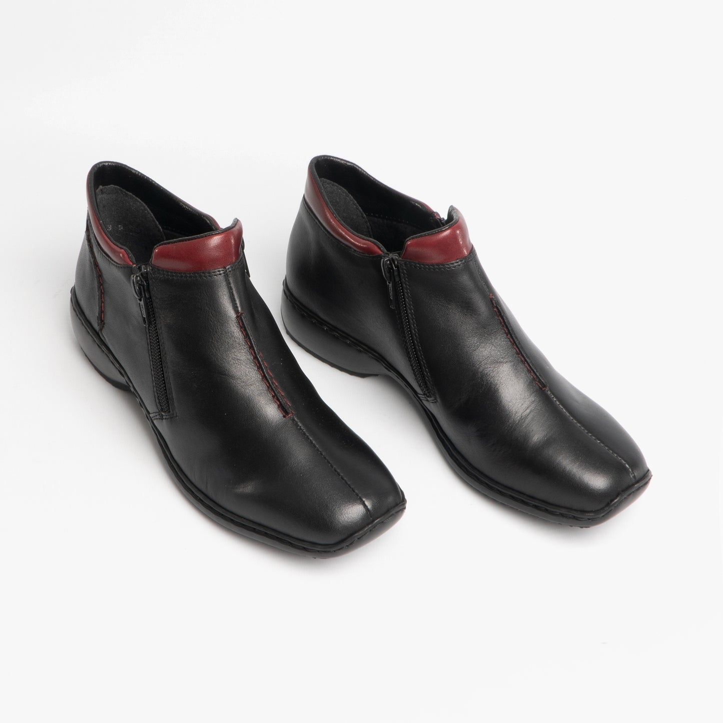 L3882-00 Womens Leather Boots Black