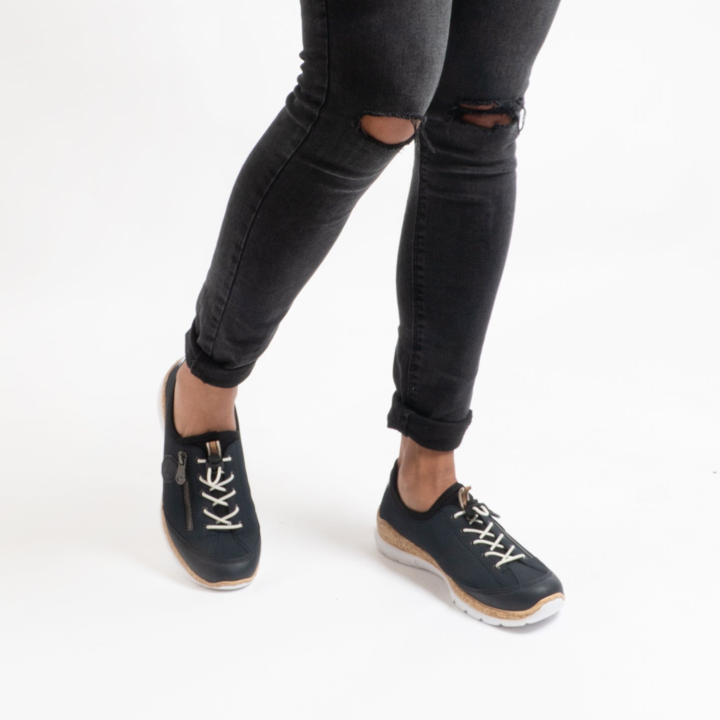 N4263-14 Womens Trainers Pacific/Marine