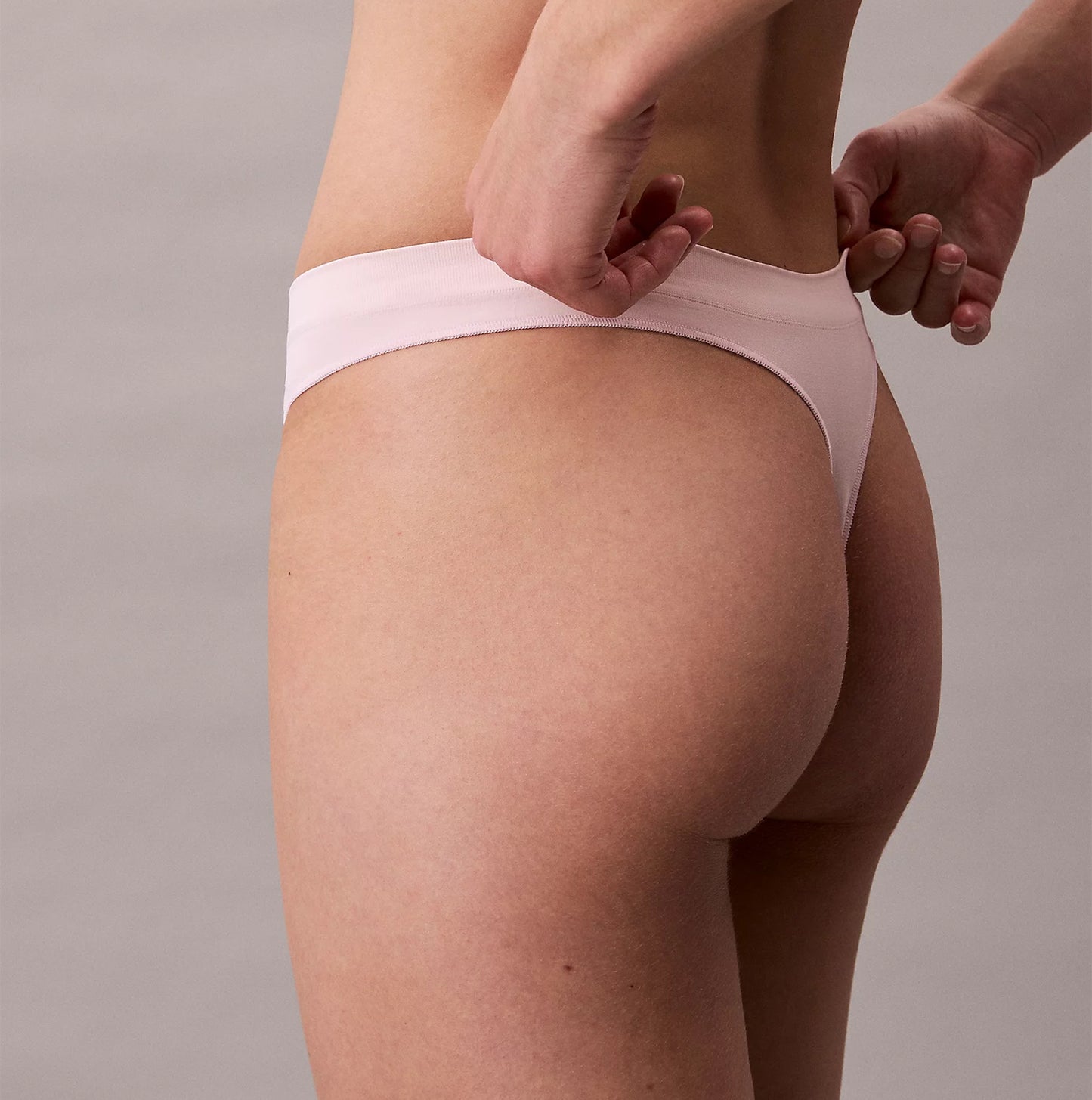 Calvin Klein Bonded Flex Seamless Womens 3 Pack Thong Multi