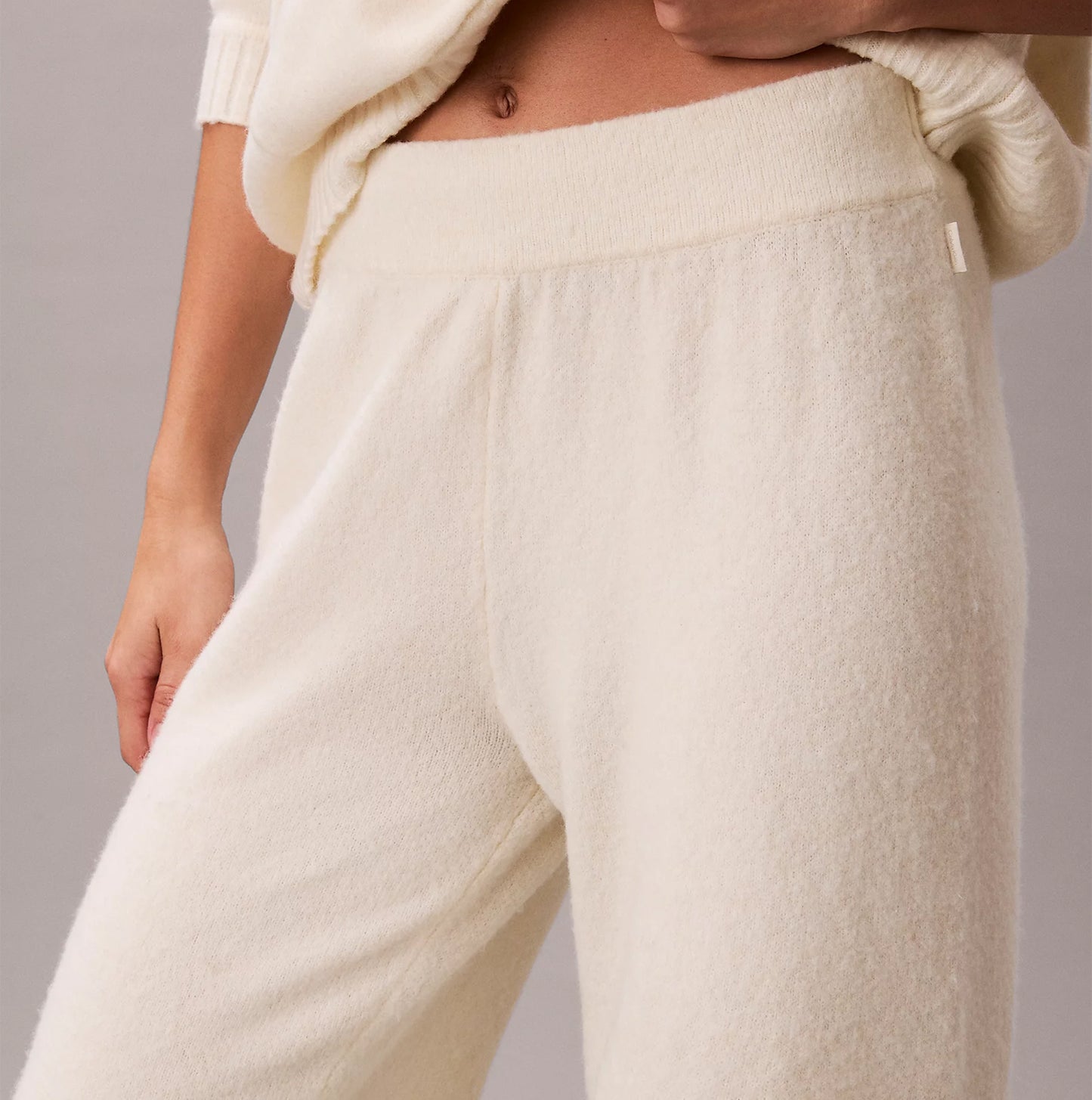 Calvin Klein PLUSH JOGGER. Womens Ivory