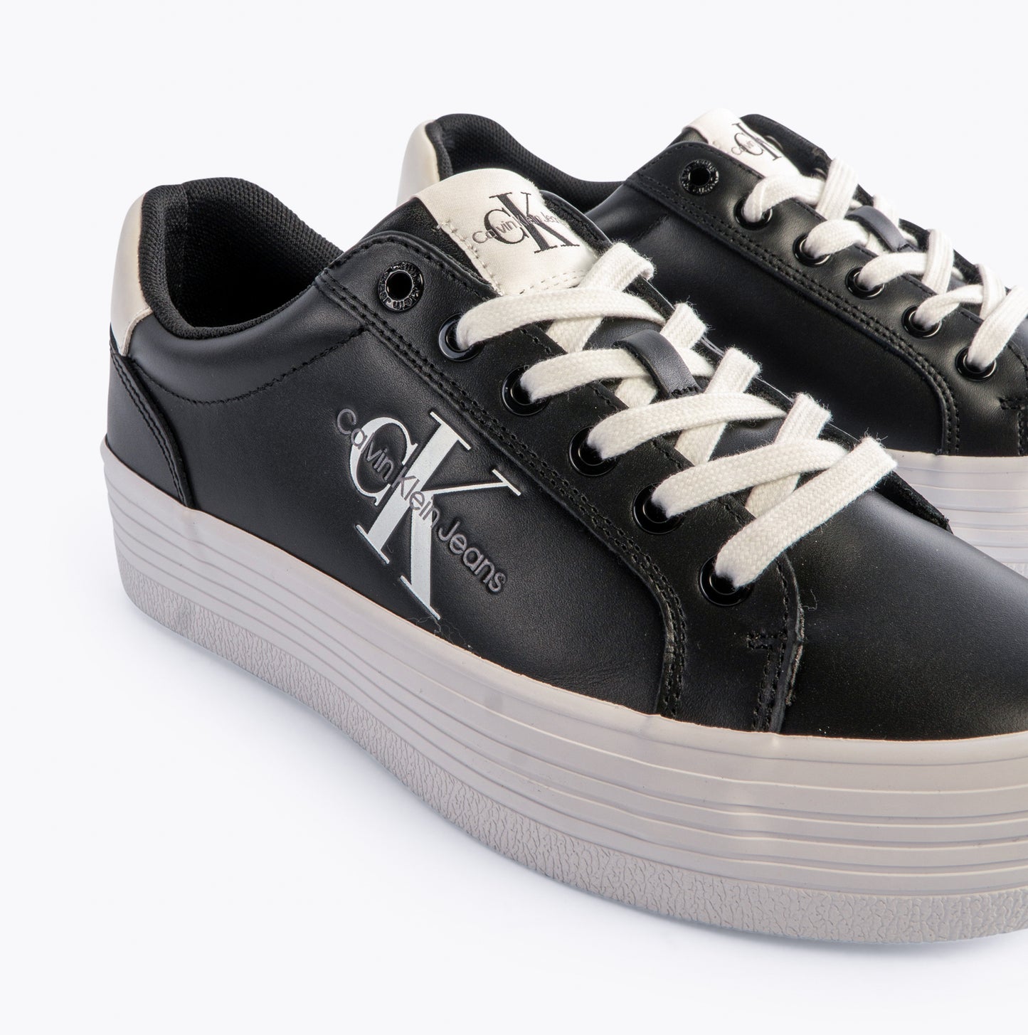 Calvin Klein FLATFORM LACEUP Womens Trainers Black/Bright White