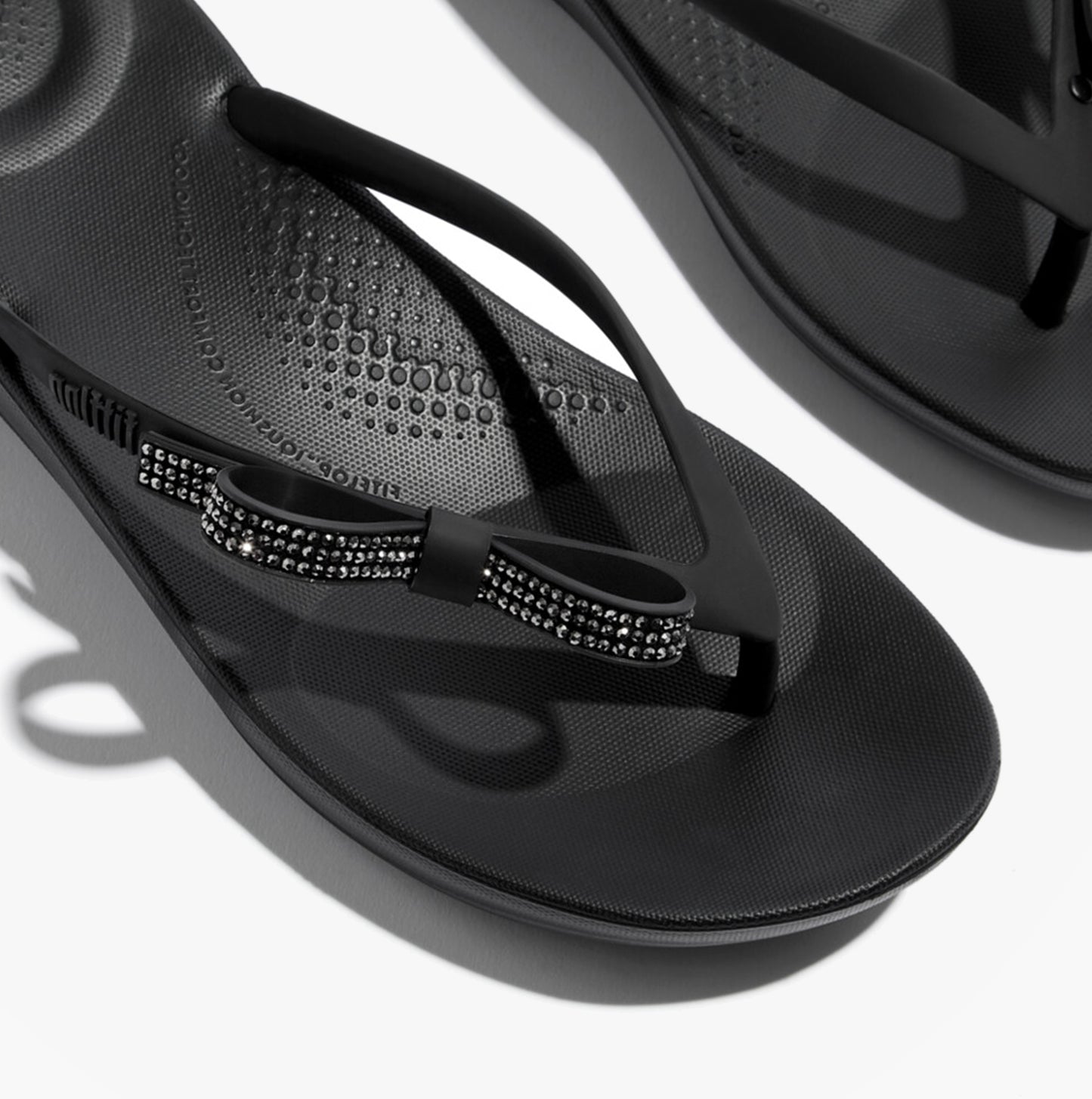 FitFlop iQUSHION GLITZ-BOW Ladies Flip Flops Black
