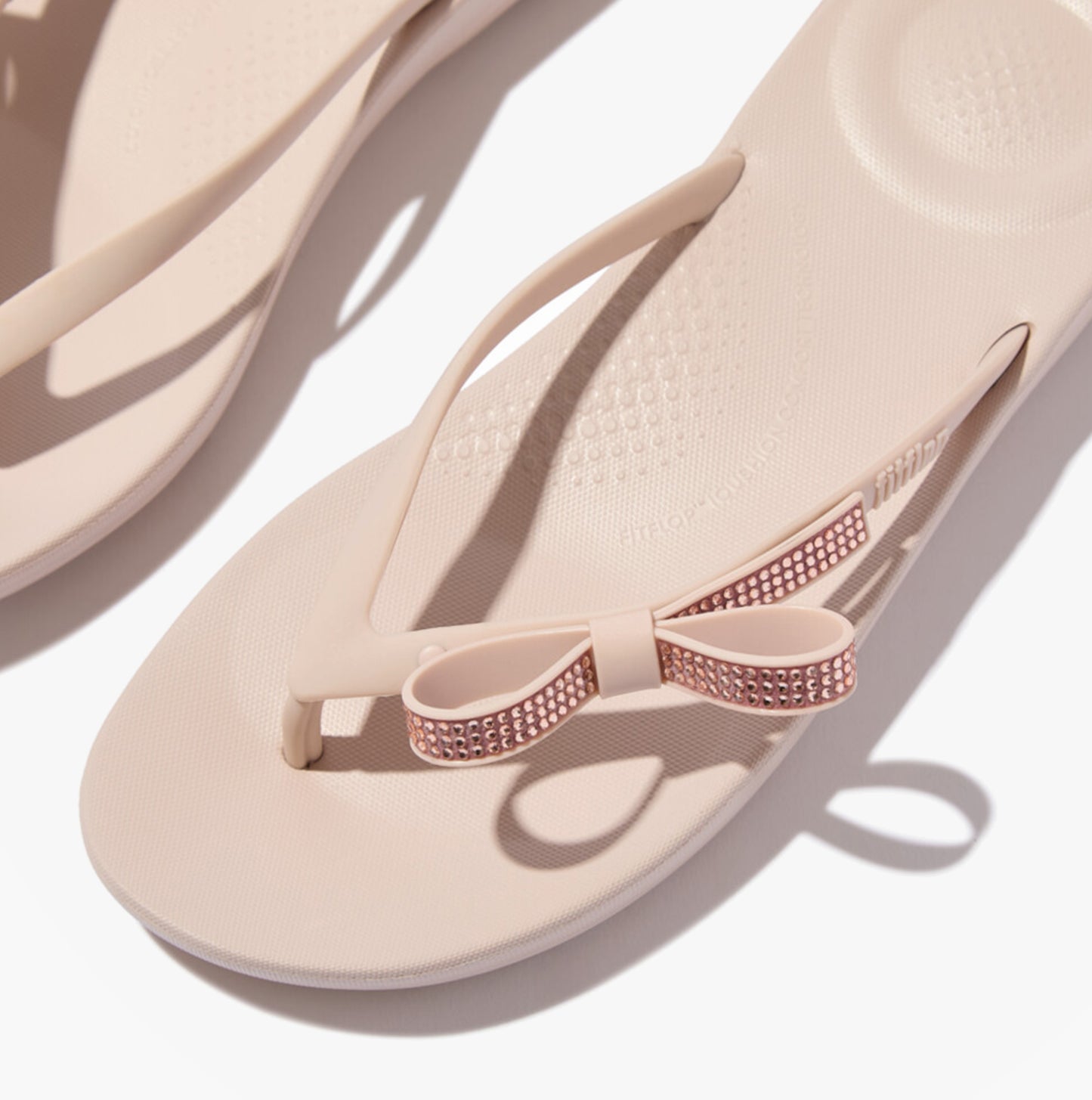 FitFlop iQUSHION GLITZ Womens Toe-Post Sandals Nude Rose