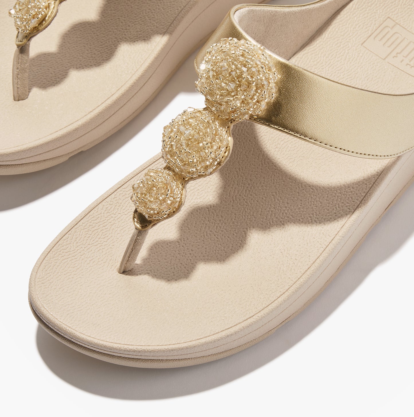 FitFlop FINO BEADIE-BUTTON Womens Toe Post Sandals Platino