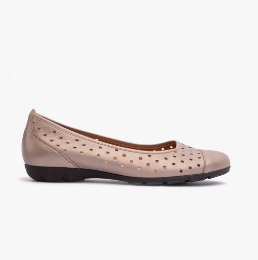 RUFFLE Womens Shoes Light Gold