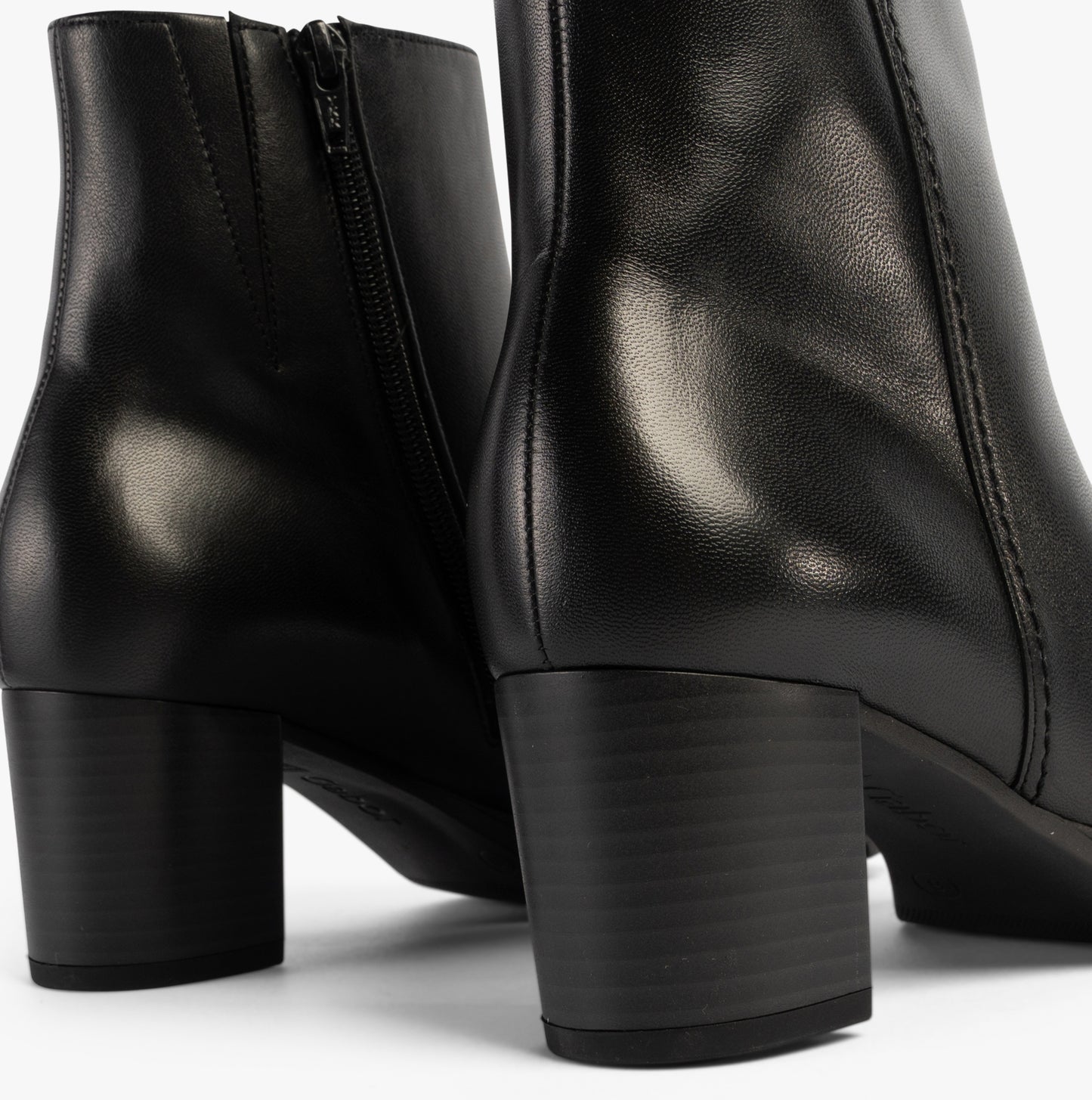 ESSENTIAL Womens Ankle Boots Black