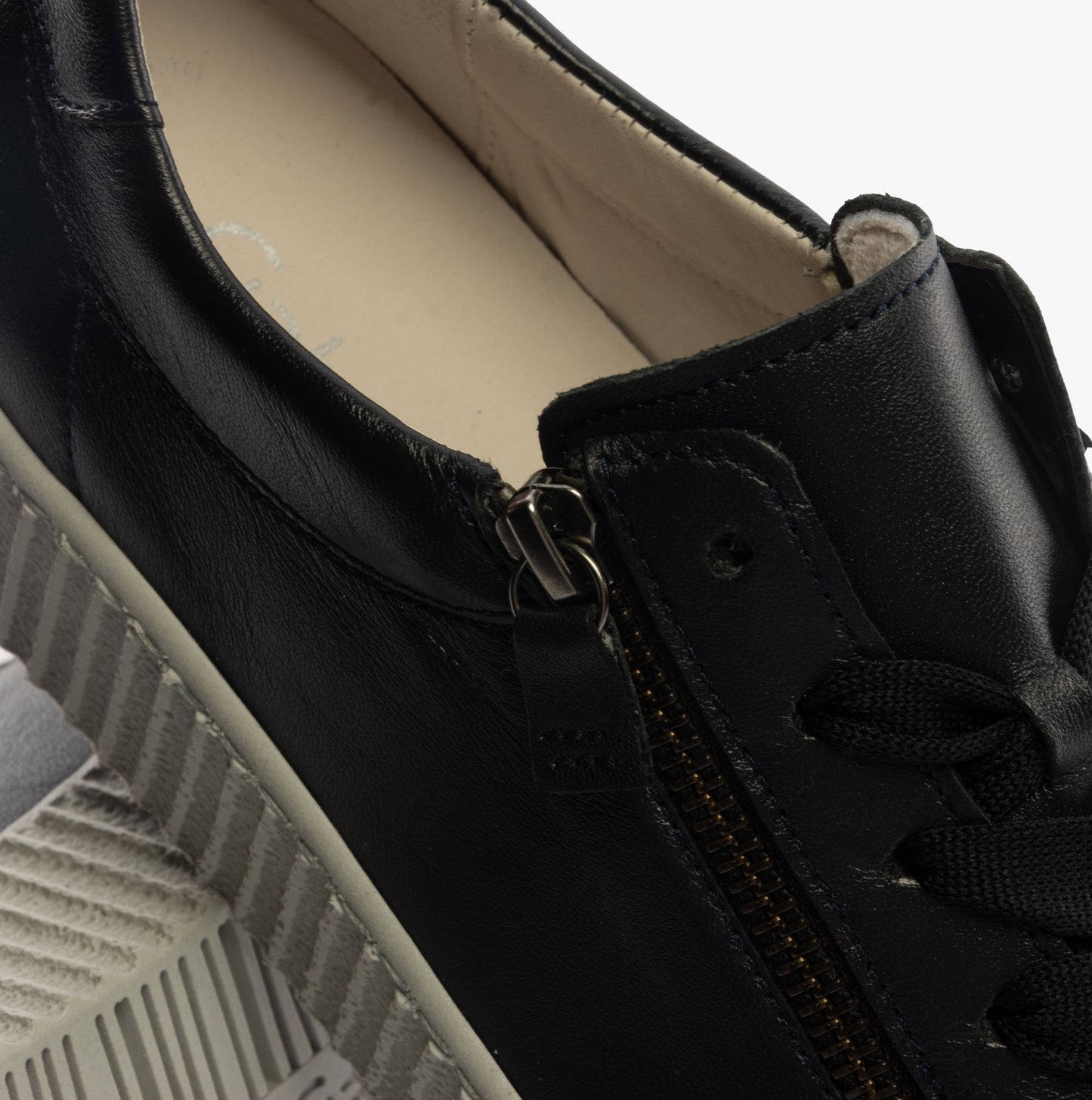 WISDOM Womens Trainers Navy