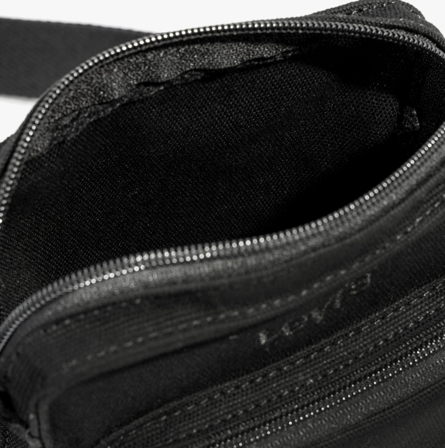 Levi's SMALL NS ZIP CROSSBODY Mens Bag Black