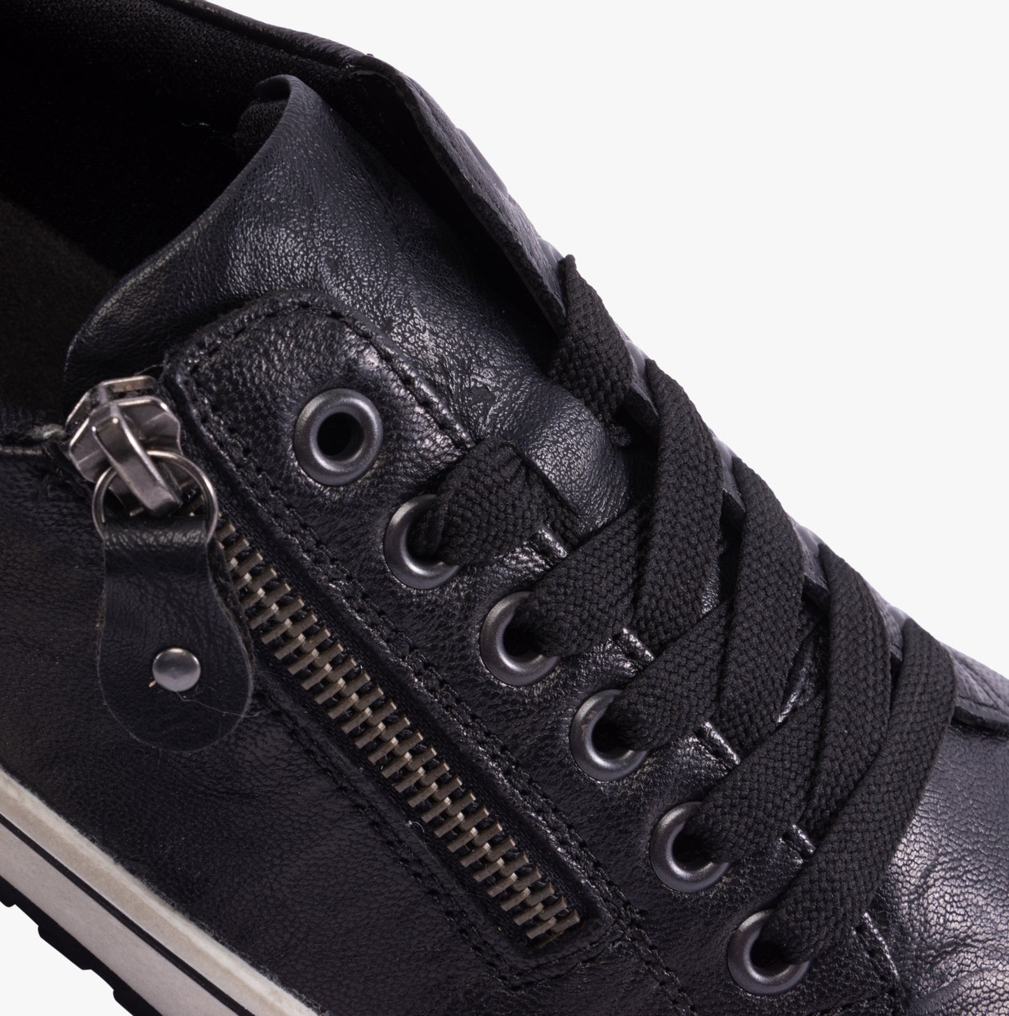 D0700-00 Womens Side Zip Casual Shoes Black