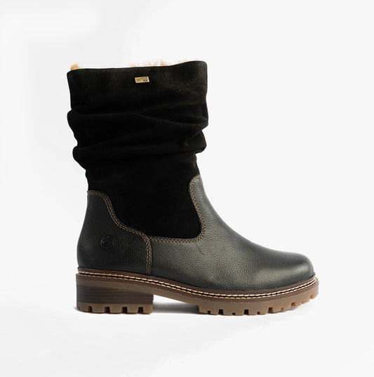 D0B80-00 Womes Side Zip Ankle Boots Black