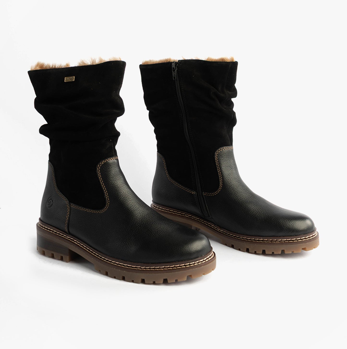 D0B80-00 Womes Side Zip Ankle Boots Black