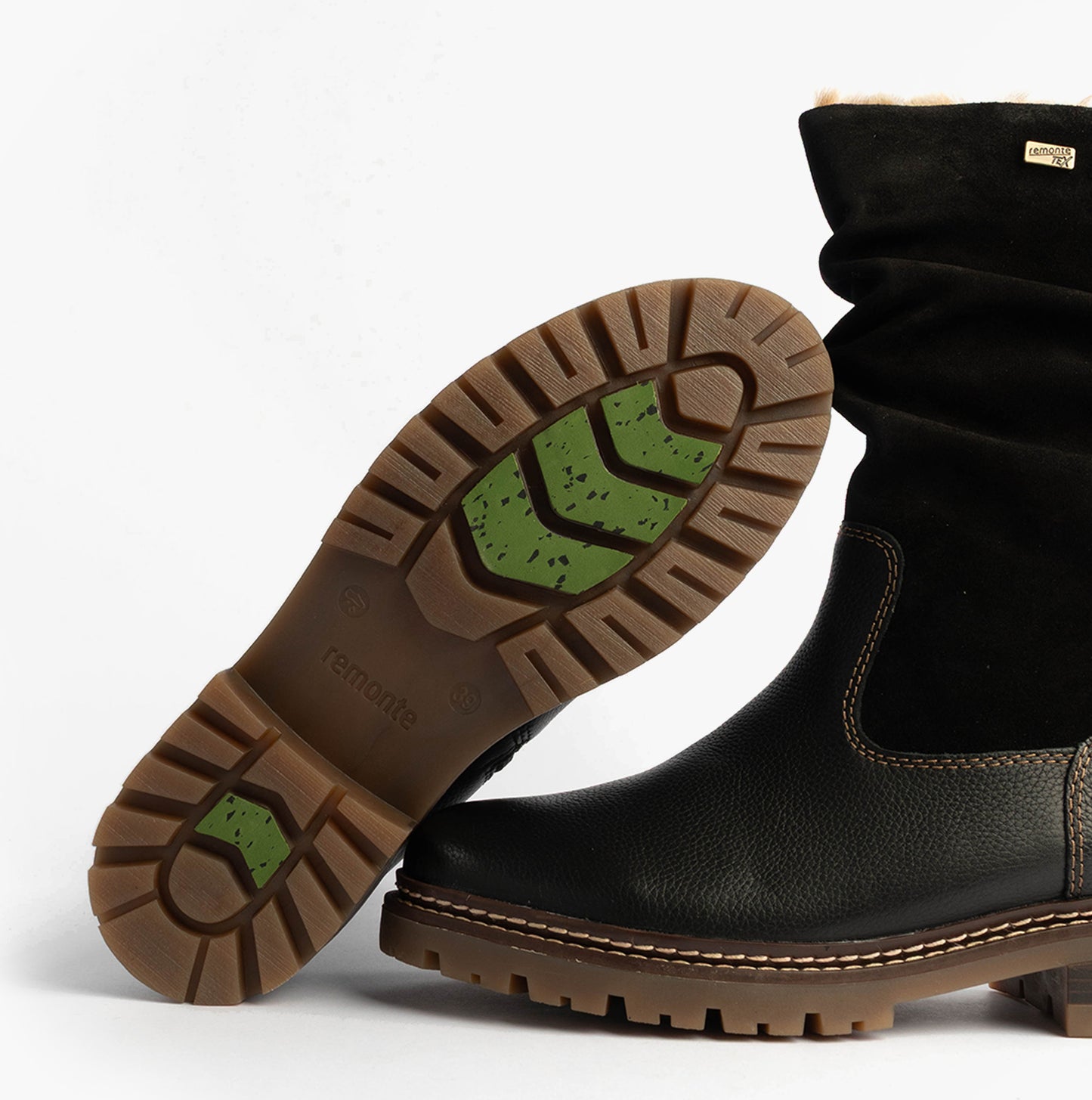 D0B80-00 Womes Side Zip Ankle Boots Black