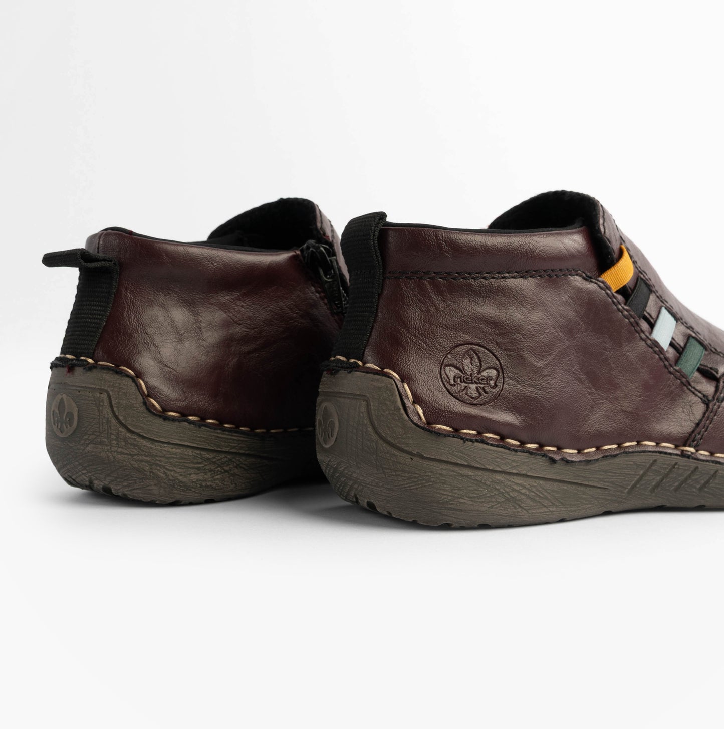 52584-30 Womens Boots Red