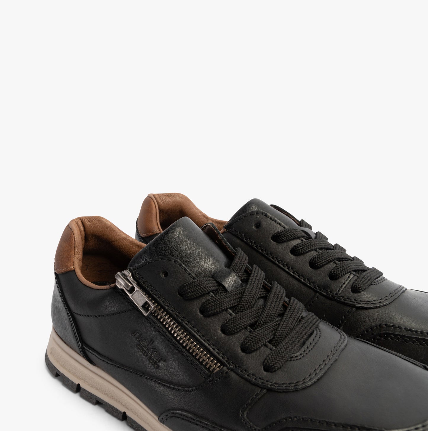 B0504-00 Mens Shoes Black
