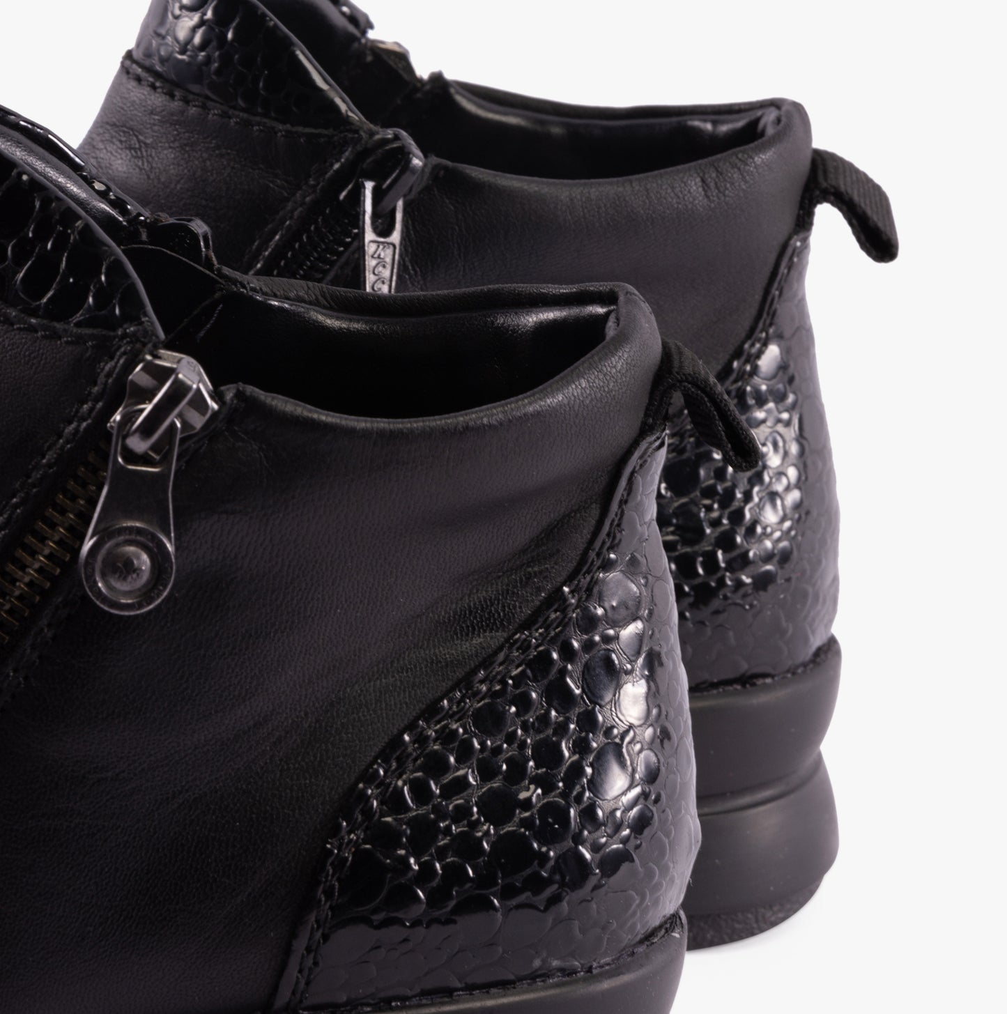 L4861-00 Womens Boots Black