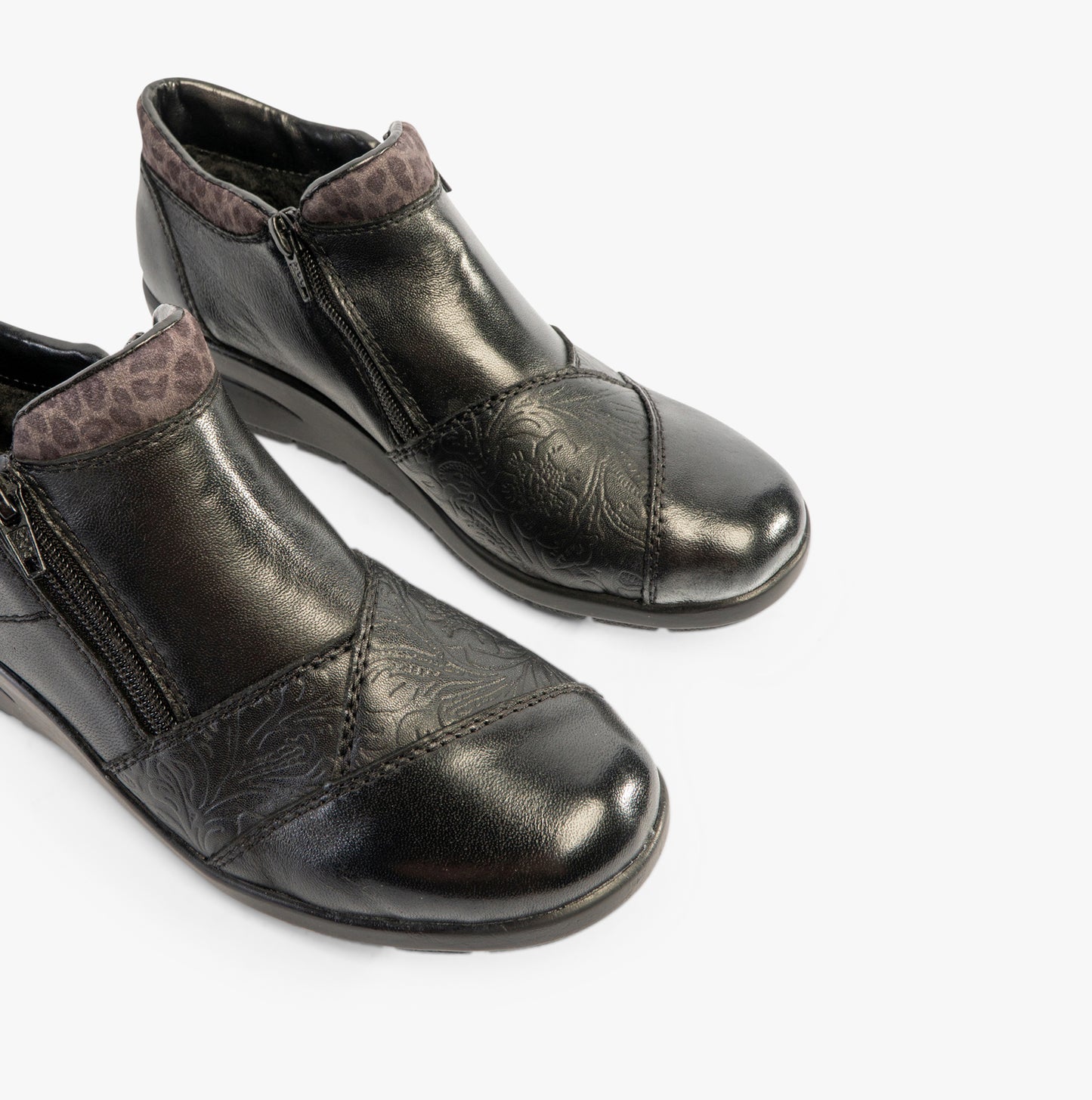 L4881-01 Womens Leather Boots Black