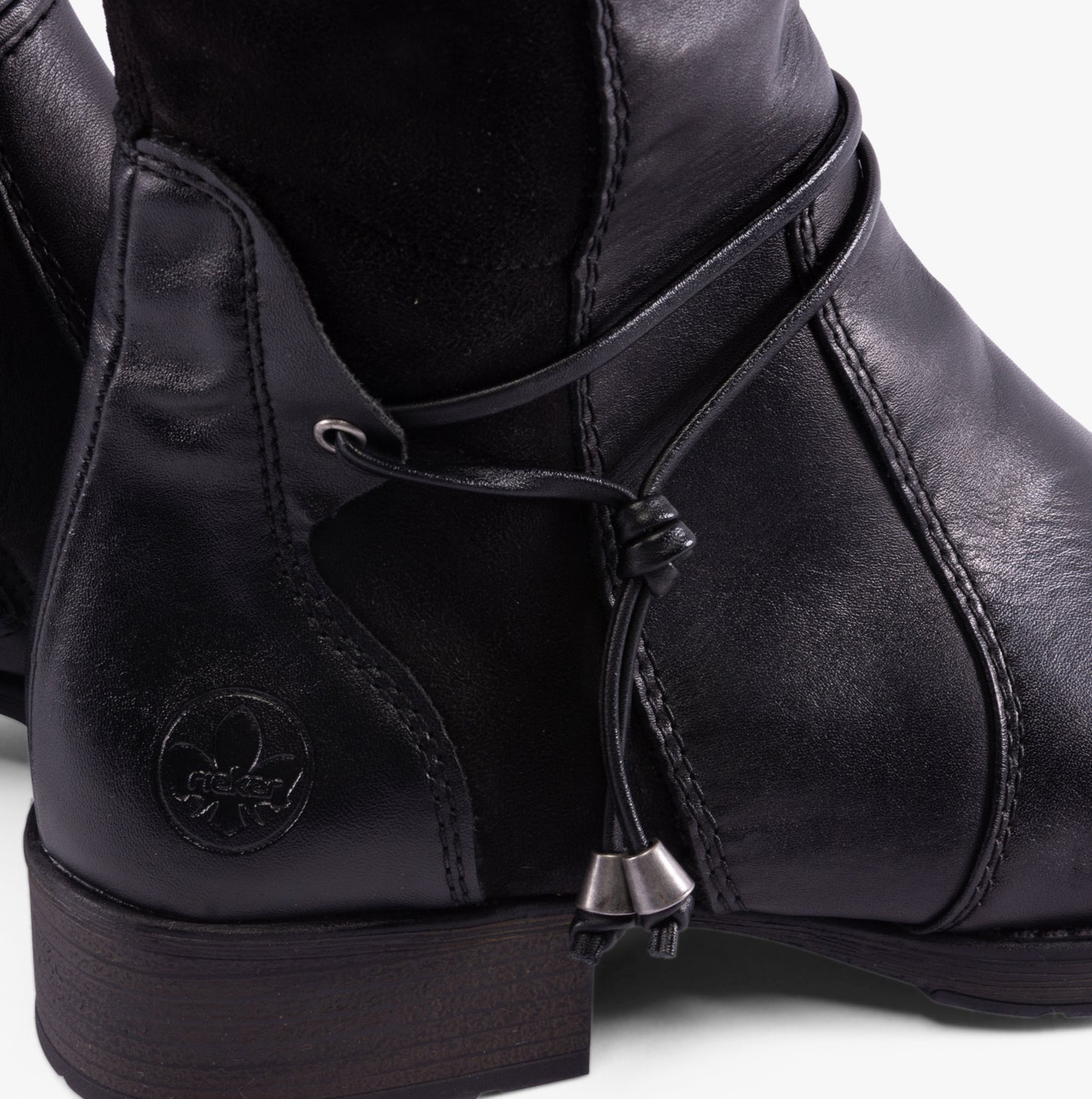 Z9564-00 Womens Boots Black