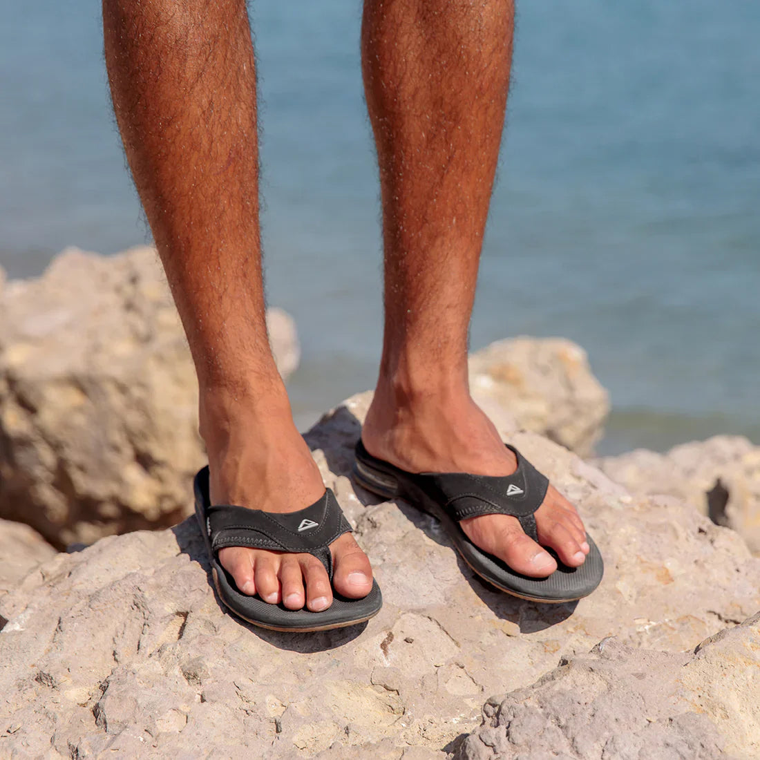FANNING Mens Toe-Post Sandals Black/Silver