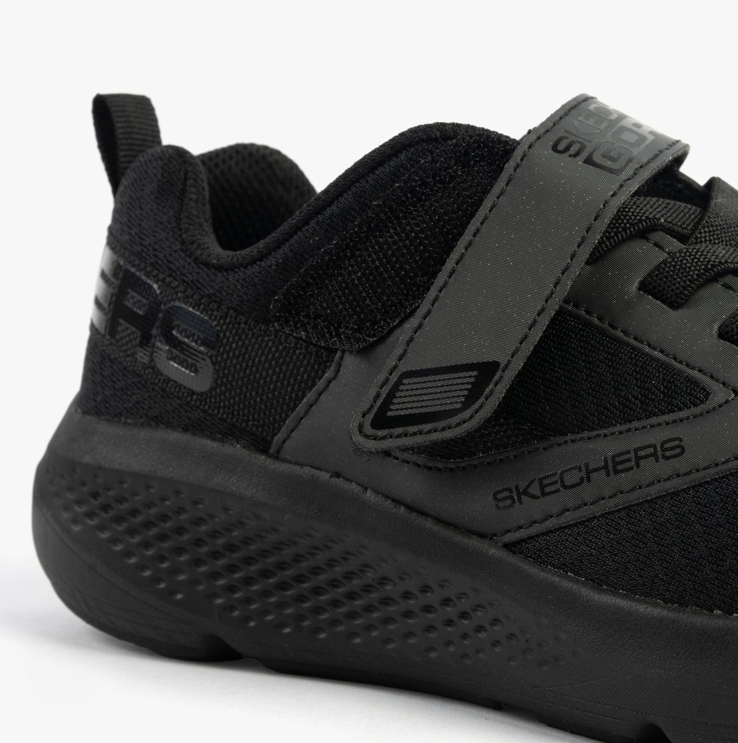 Skechers 303932L/BBK GO RUN ELEVATE - SPORTY SPECT Girls Trainers Black