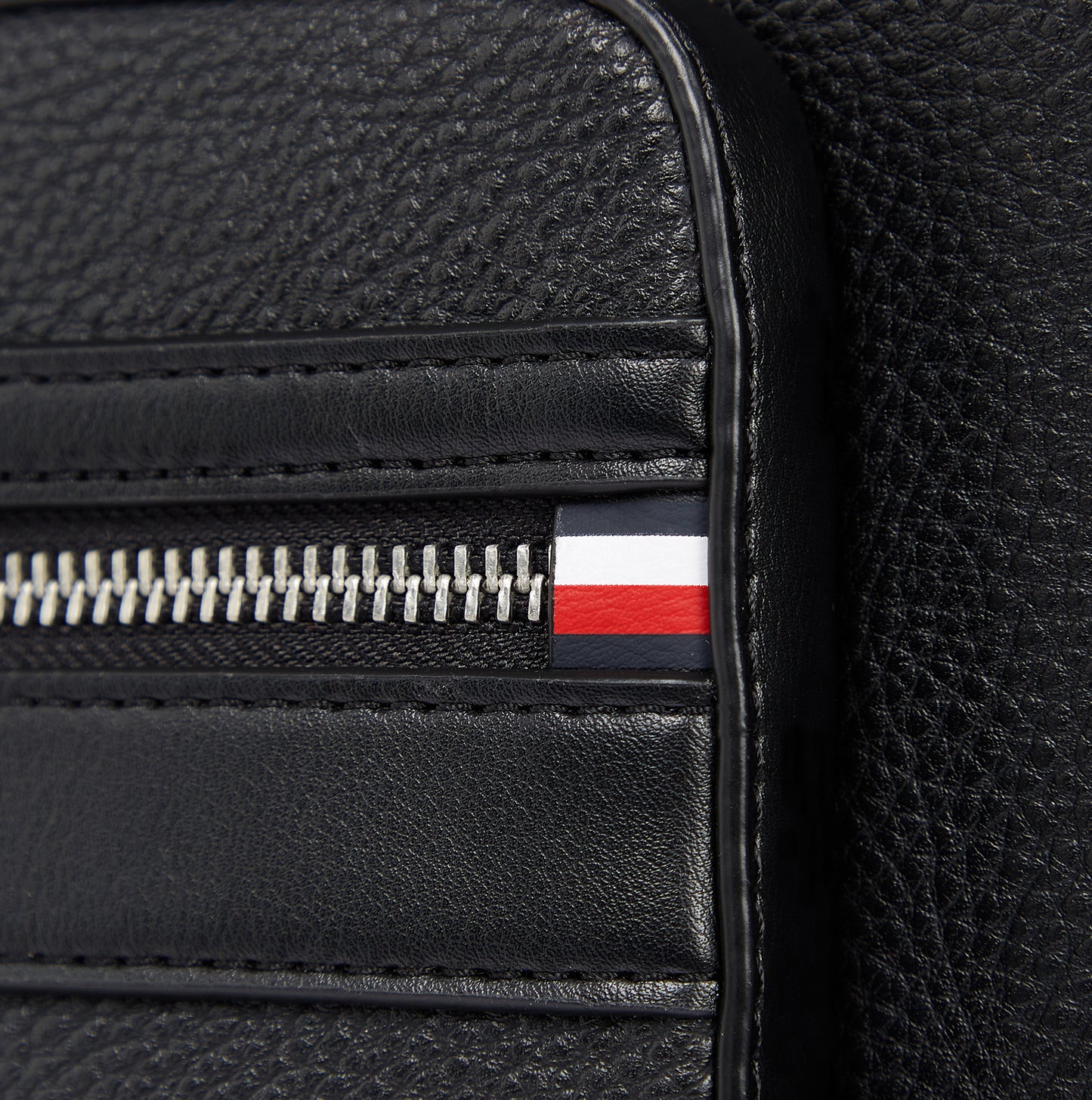 Tommy Hilfiger PEBBLE GRAIN METAL LOGO Mens Laptop Bag Black