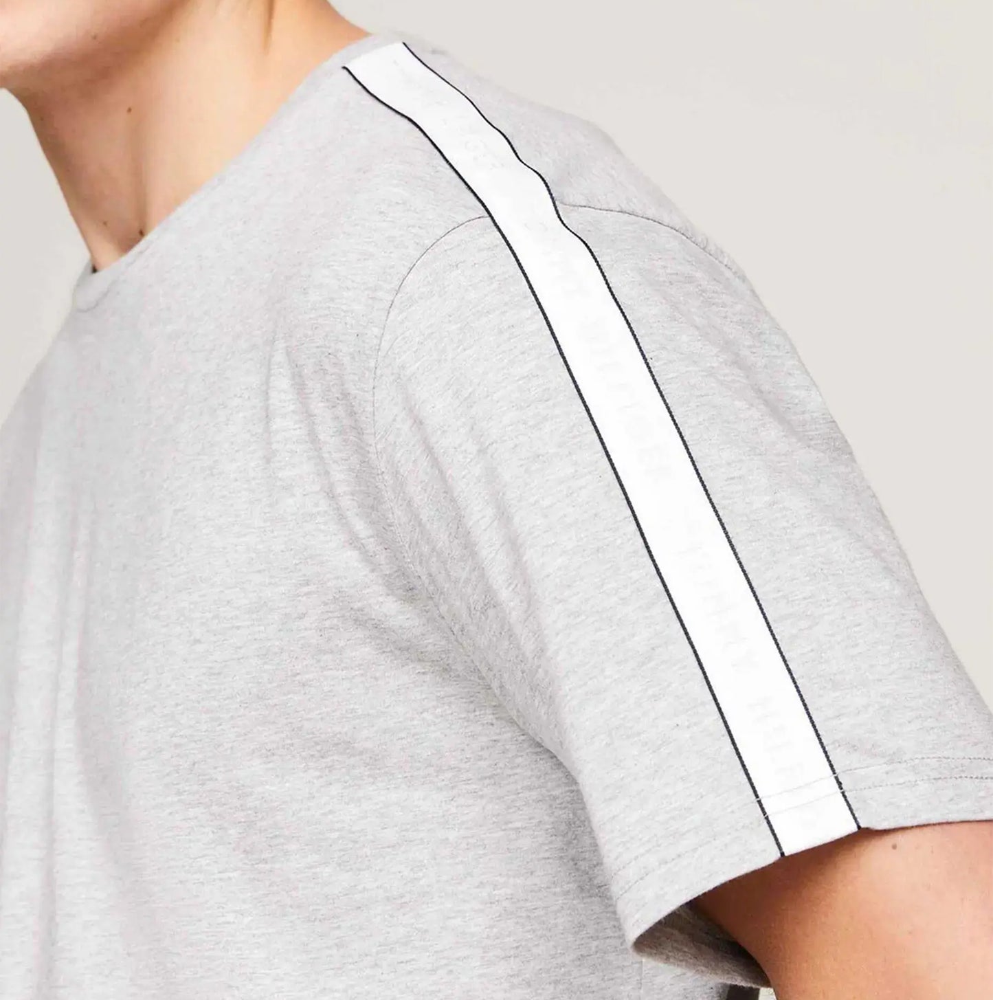 Tommy Hilfiger TEE LOGO Mens Light Grey Ht