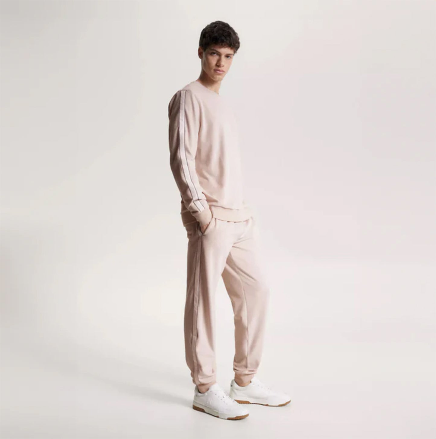 Tommy Hilfiger TH ESTABLISHED Mens Ribbed Velour Lounge Joggers Cashmere Creme