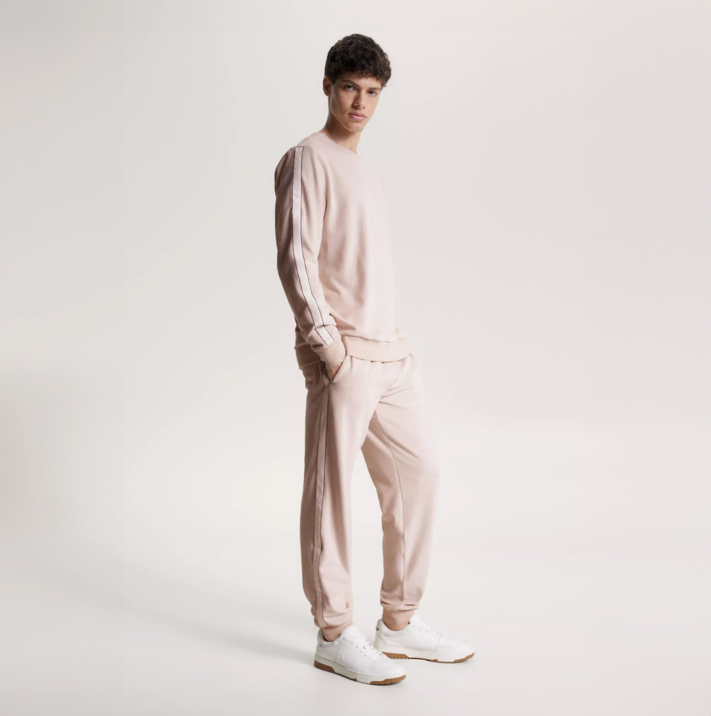 Tommy Hilfiger TH ESTABLISHED Mens Ribbed Velour Lounge Joggers Cashmere Creme