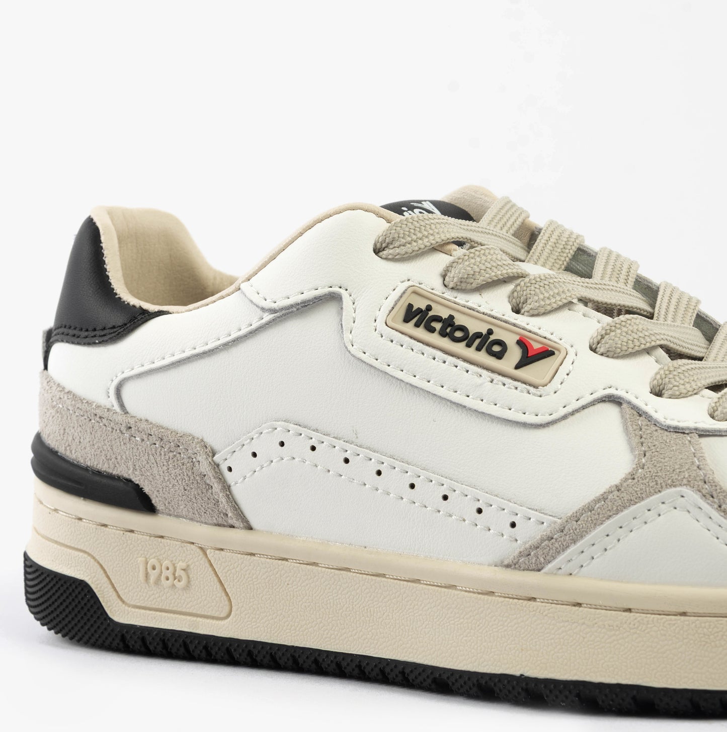 C80 Womens Trainers Negro
