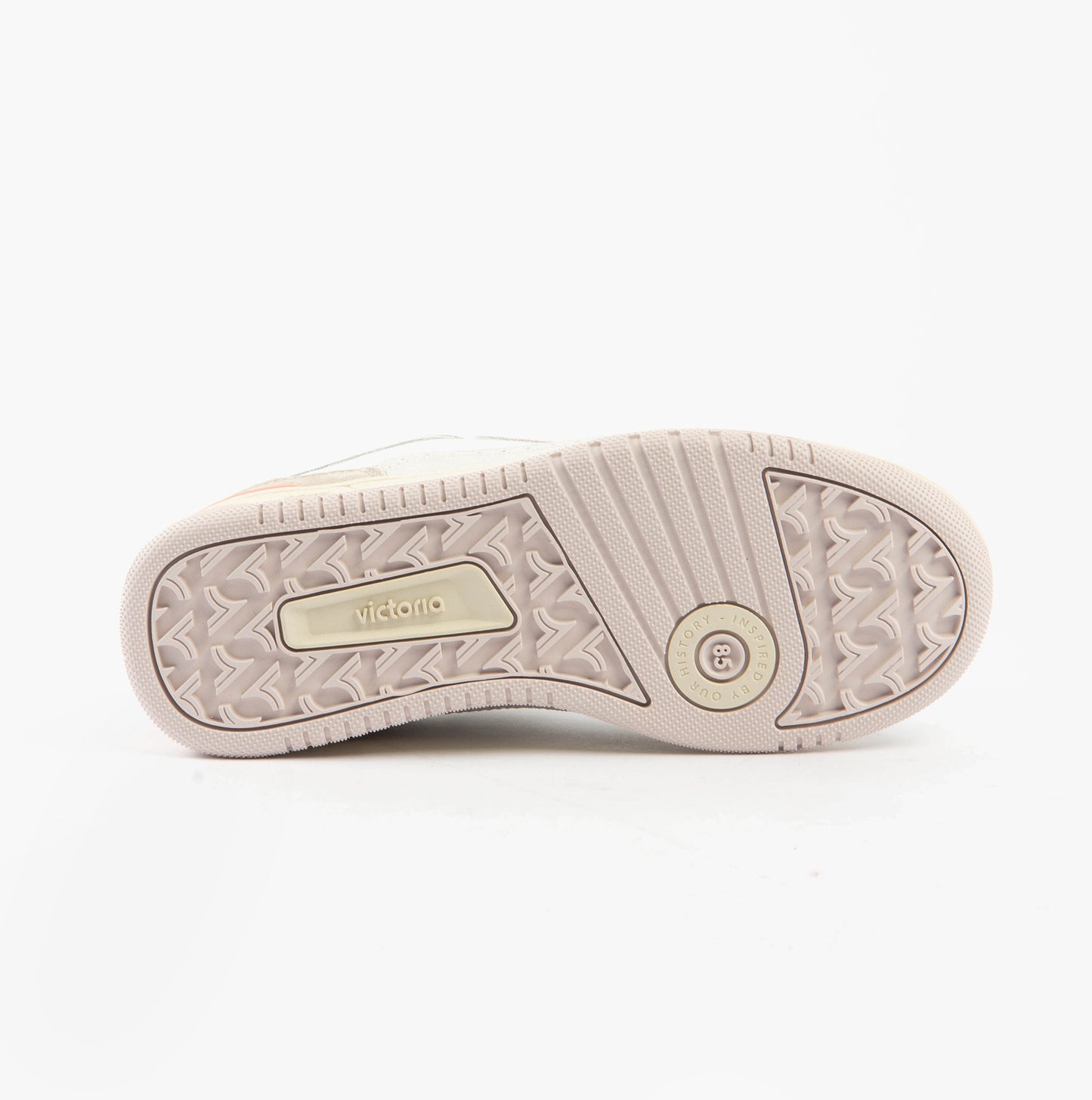 C80 Womens Trainers Beige
