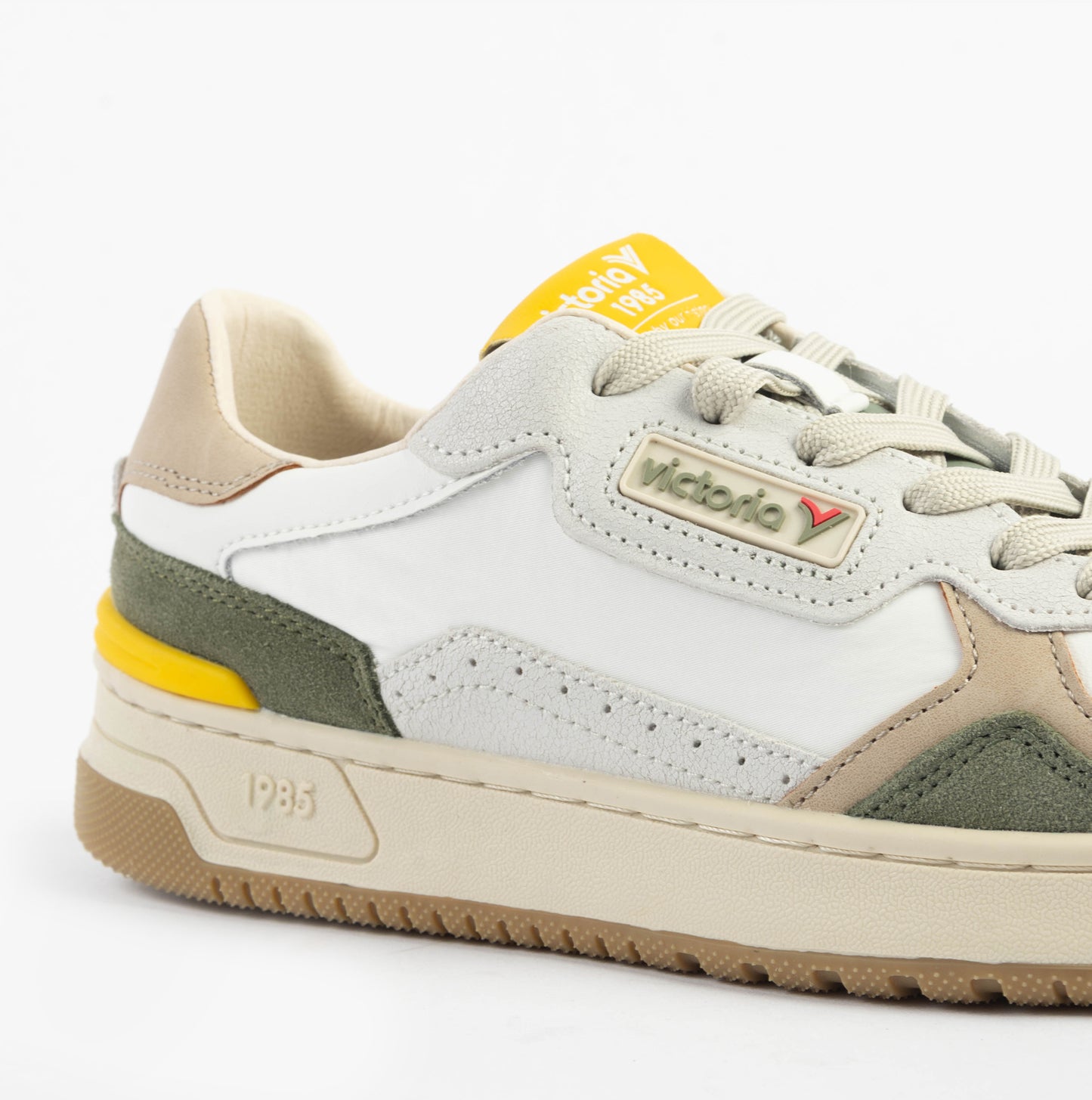 C80 Womens Trainers Kaki